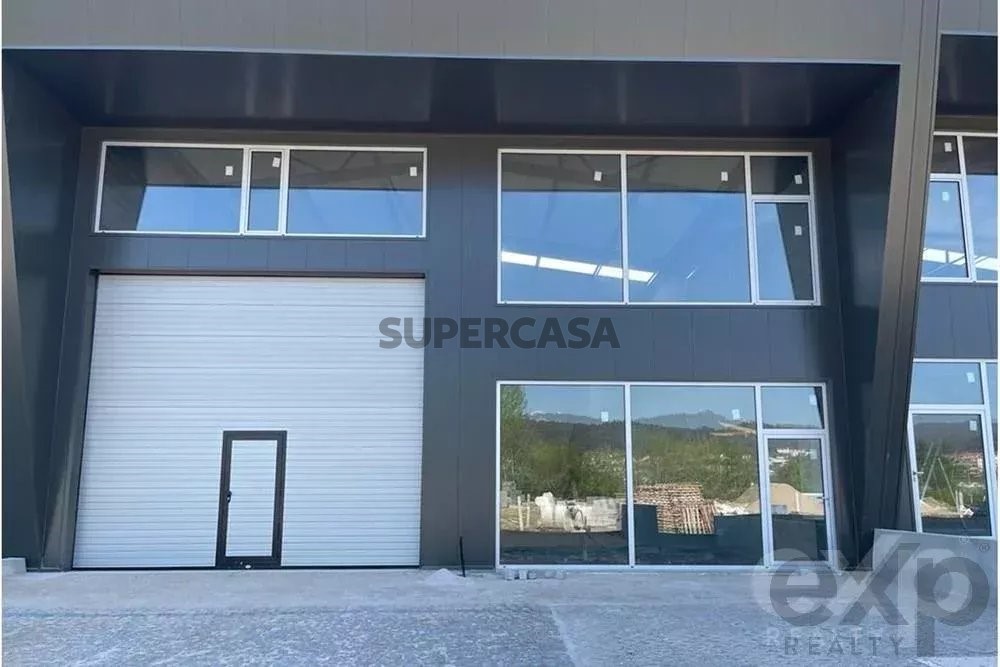 501m² Commercial property in Lousada, Portugal No. 334651