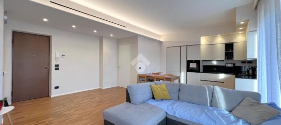 4 rooms Apartment in Verona, Italy No. 156803 3