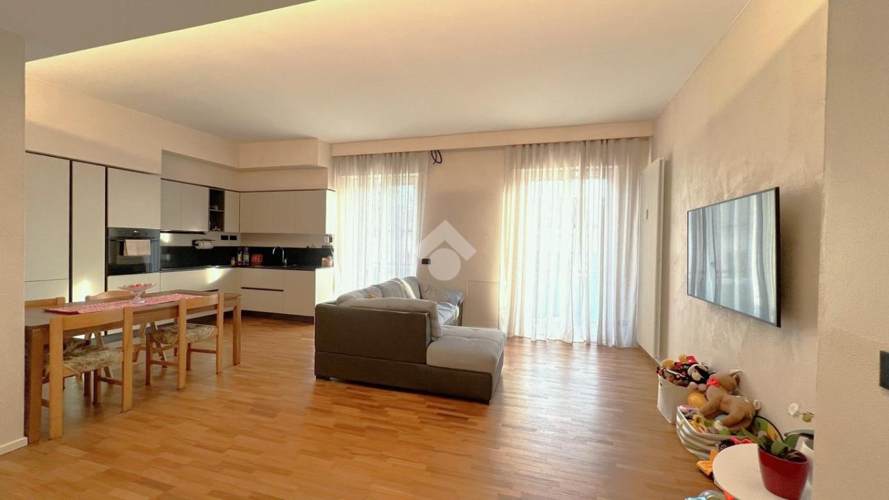 4 rooms Apartment in Verona, Italy No. 156803