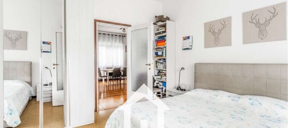 3 rooms Apartment in Cormano, Italy No. 330397 13