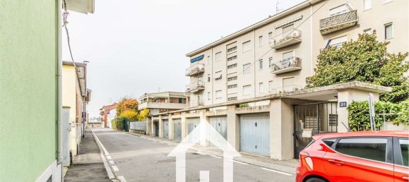 3 rooms Apartment in Cormano, Italy No. 330397 21