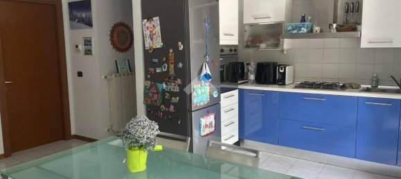 Apartamento de 2 dormitorios en Cardano al Campo, Italy No. 303028 3