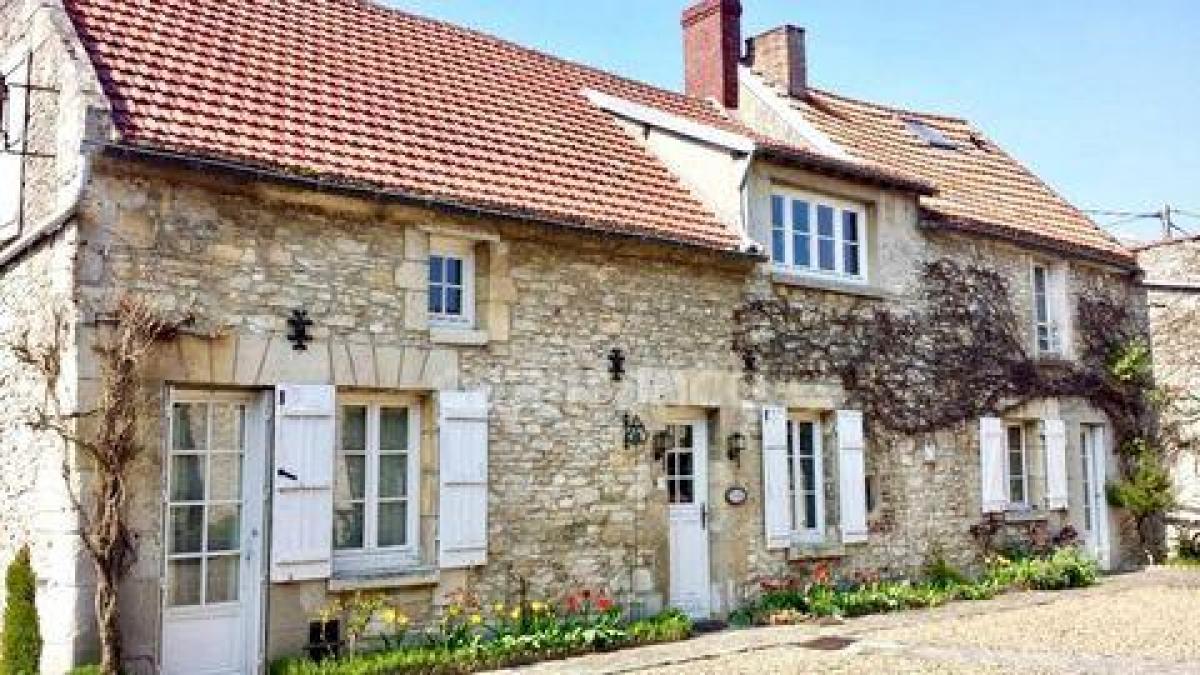 6 bedrooms House in Senlis, France No. 11985