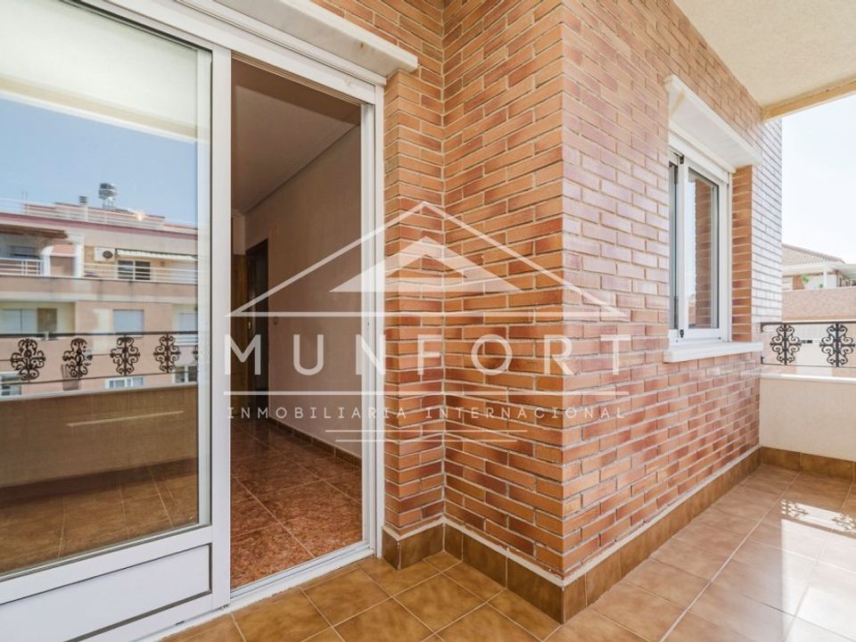 4 bedrooms Apartment in Alicante, Spain No. 239647