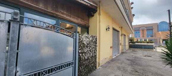 Imóvel comercial de 1 divisão em Pomezia, Italy N.º 225592 11