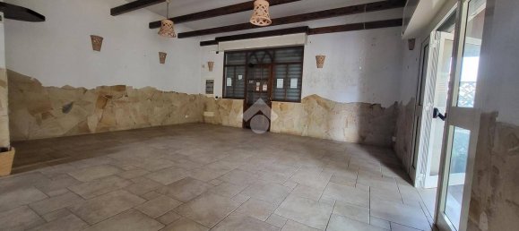 Imóvel comercial de 1 divisão em Pomezia, Italy N.º 225592 3