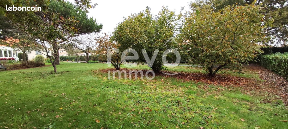 Terreno en Saint-Colomban, France No. 152382