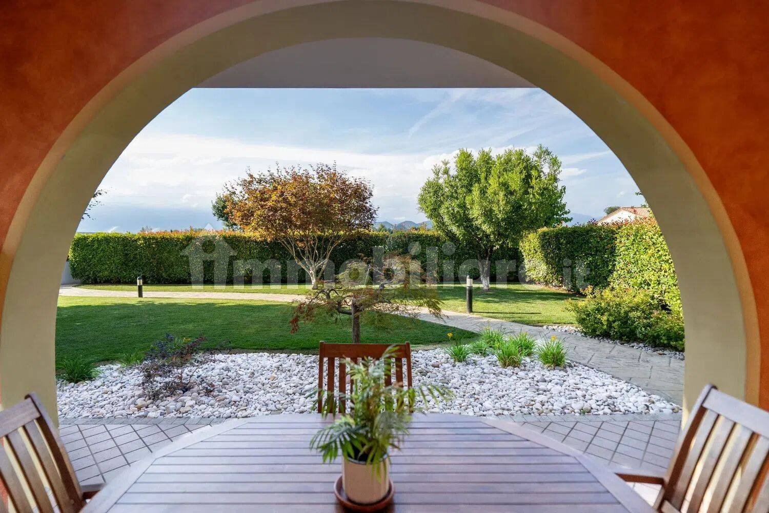 Villa de 7 dormitorios en Altivole, Italy No. 260302