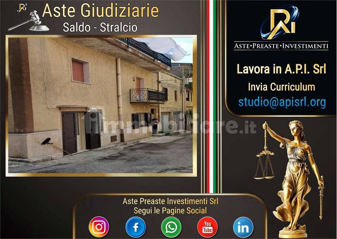 Apartamento de 3 dormitorios en Bisacquino, Italy No. 284652