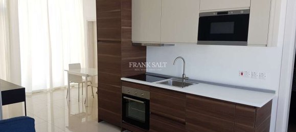 1 bedroom Penthouse in Sliema, Malta No. 9229 2