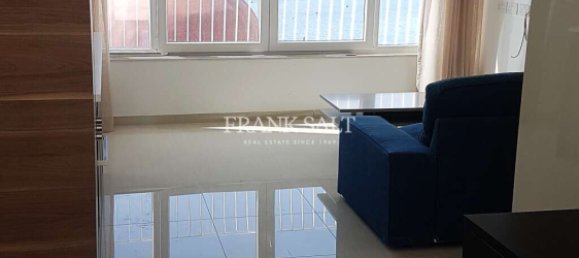 1 bedroom Penthouse in Sliema, Malta No. 9229 3