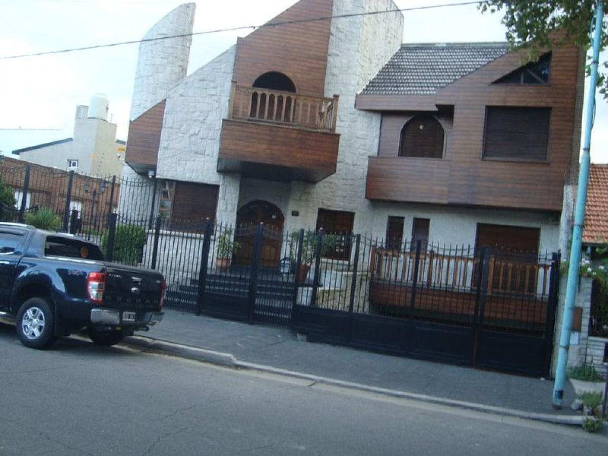 Casa de 8 dormitorios en Mar del Plata, Argentina No. 67669