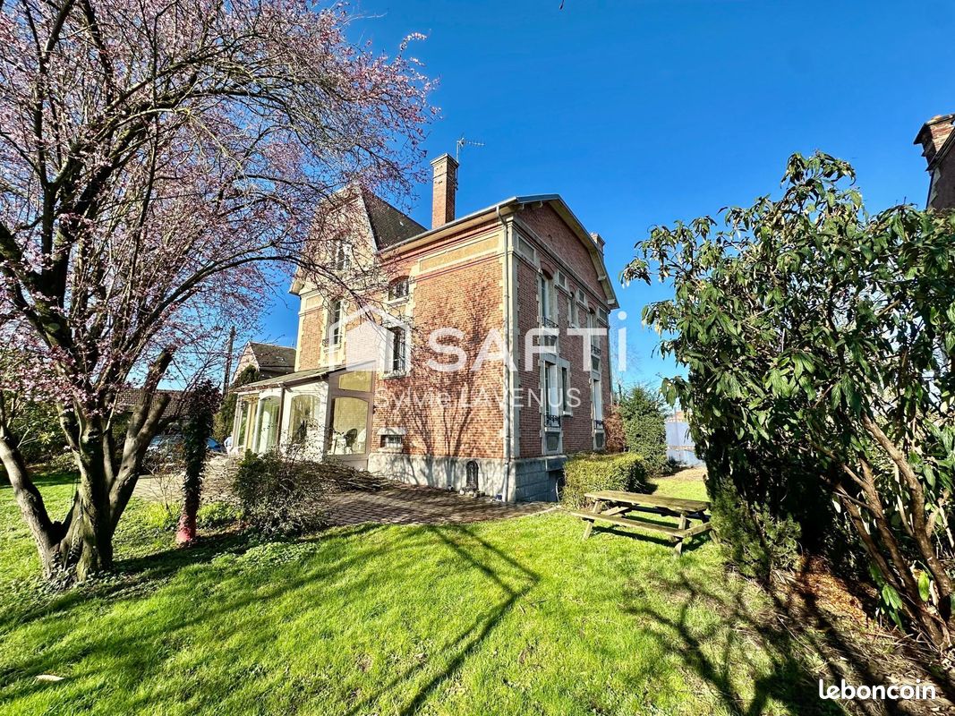5 chambres Maison à Soissons, France No. 61820