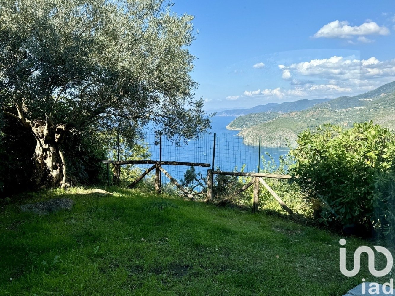 3 bedrooms Villa in Levanto, Italy No. 320756