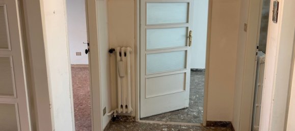 2 bedrooms Apartment in Bologna, Italy No. 70233 2