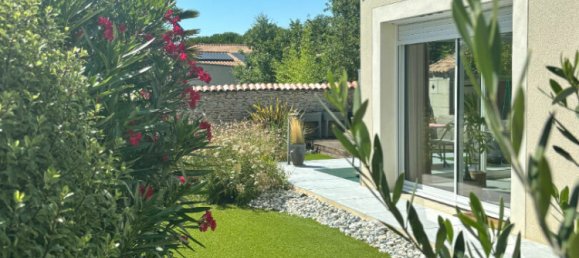 Casa de 3 dormitorios en Vergeroux, France No. 277499 16