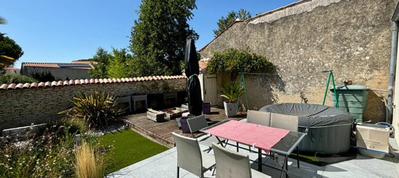 Casa de 3 dormitorios en Vergeroux, France No. 277499 15