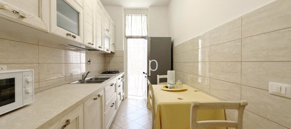 4 bedrooms Apartment in Rome, Italy No. 377749 10