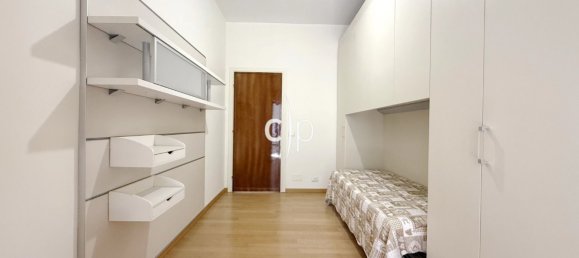 4 bedrooms Apartment in Rome, Italy No. 377749 22