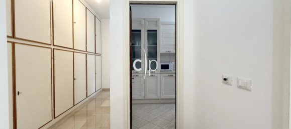 4 bedrooms Apartment in Rome, Italy No. 377749 15