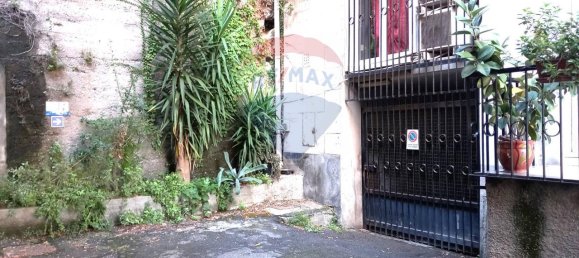 1 room Garage in Genoa, Italy No. 123474 2