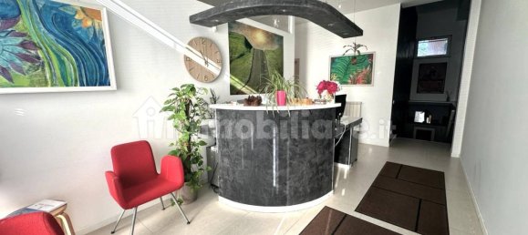 5 rooms Commercial property in Rome, Italy No. 148500 6