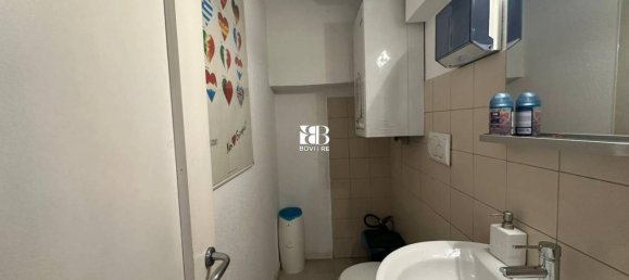 5 rooms Commercial property in Rome, Italy No. 148500 9