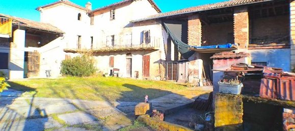 11 rooms House in Serralunga di Crea, Italy No. 233023 17