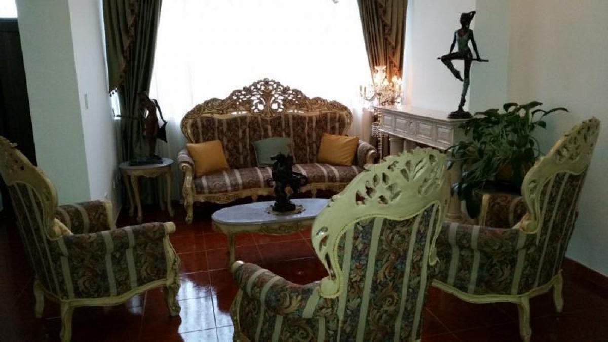 6 bedrooms House in Bogota, Colombia No. 11801