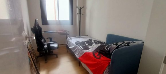3 Schlafzimmer Doppelhaus in Cornella De Llobregat, Spain, Nr. 81490 11