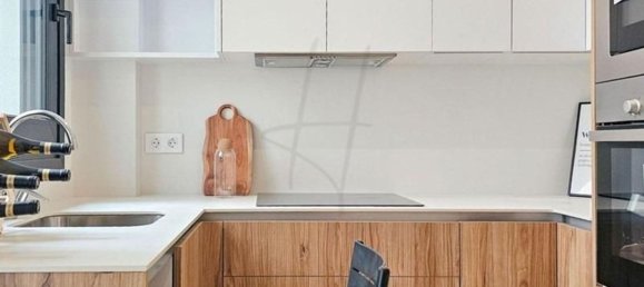 3 Schlafzimmer Doppelhaus in Cornella De Llobregat, Spain, Nr. 81490 24