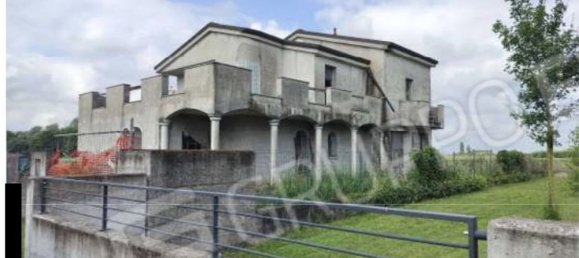 3 chambres Villa à Giacciano con Baruchella, Italy No. 341393 24