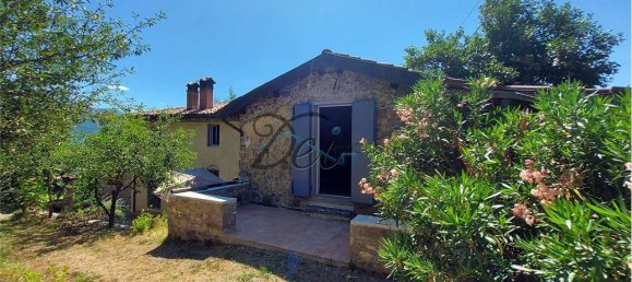 5 bedrooms House in Molazzana, Italy No. 169183 12