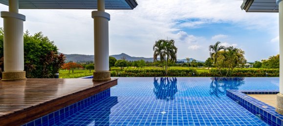 5 غرف نوم مقهى / مطعم في Hua Hin, Thailand رقم 8676 14