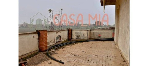 348m² Commercial property in Calendasco, Italy No. 164065 17
