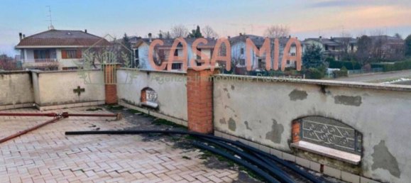 348m² Commercial property in Calendasco, Italy No. 164065 3