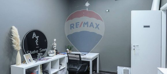 3 rooms Commercial property in Rome, Italy No. 52608 21