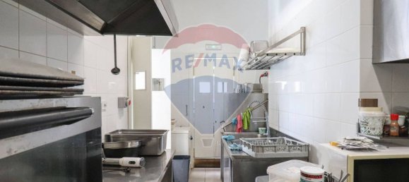 3 rooms Commercial property in Rome, Italy No. 52608 33