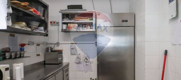 3 rooms Commercial property in Rome, Italy No. 52608 34