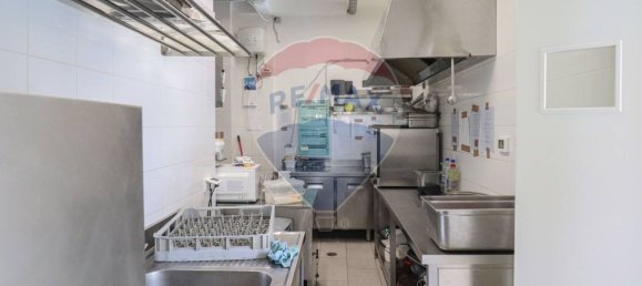 3 rooms Commercial property in Rome, Italy No. 52608 37