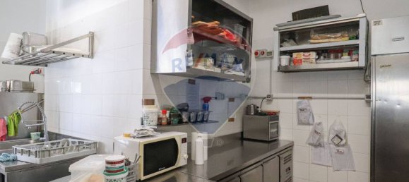 3 rooms Commercial property in Rome, Italy No. 52608 35