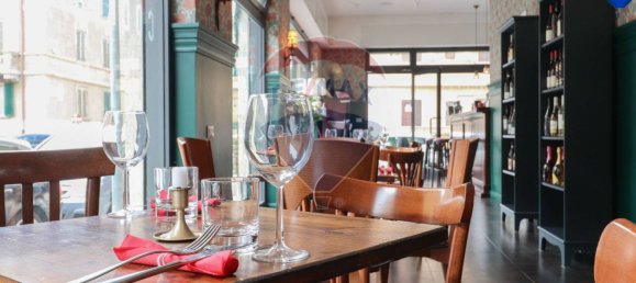 3 rooms Commercial property in Rome, Italy No. 52608 11