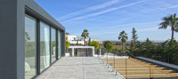 4 bedrooms Villa in Estepona, Spain No. 4805 21