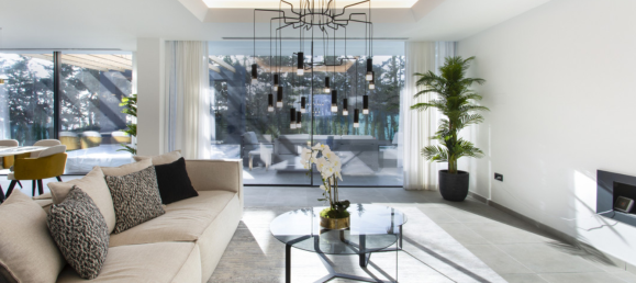 4 bedrooms Villa in Estepona, Spain No. 4805 6