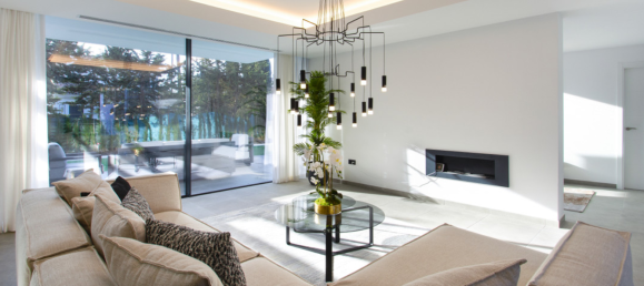 4 bedrooms Villa in Estepona, Spain No. 4805 5