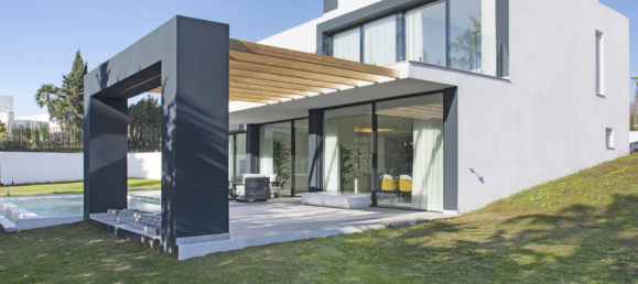 4 bedrooms Villa in Estepona, Spain No. 4805 17