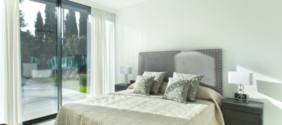 4 bedrooms Villa in Estepona, Spain No. 4805 13