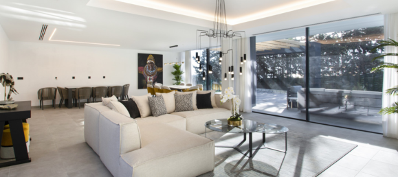 4 bedrooms Villa in Estepona, Spain No. 4805 7