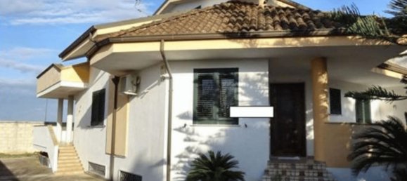 6 rooms House in Veglie, Italy No. 293066 3