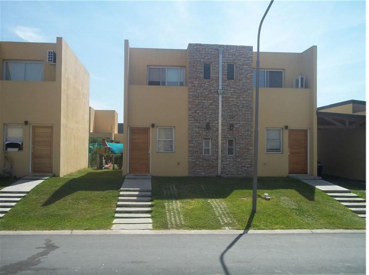 2 bedrooms House in Esteban Echeverria, Argentina No. 58812
